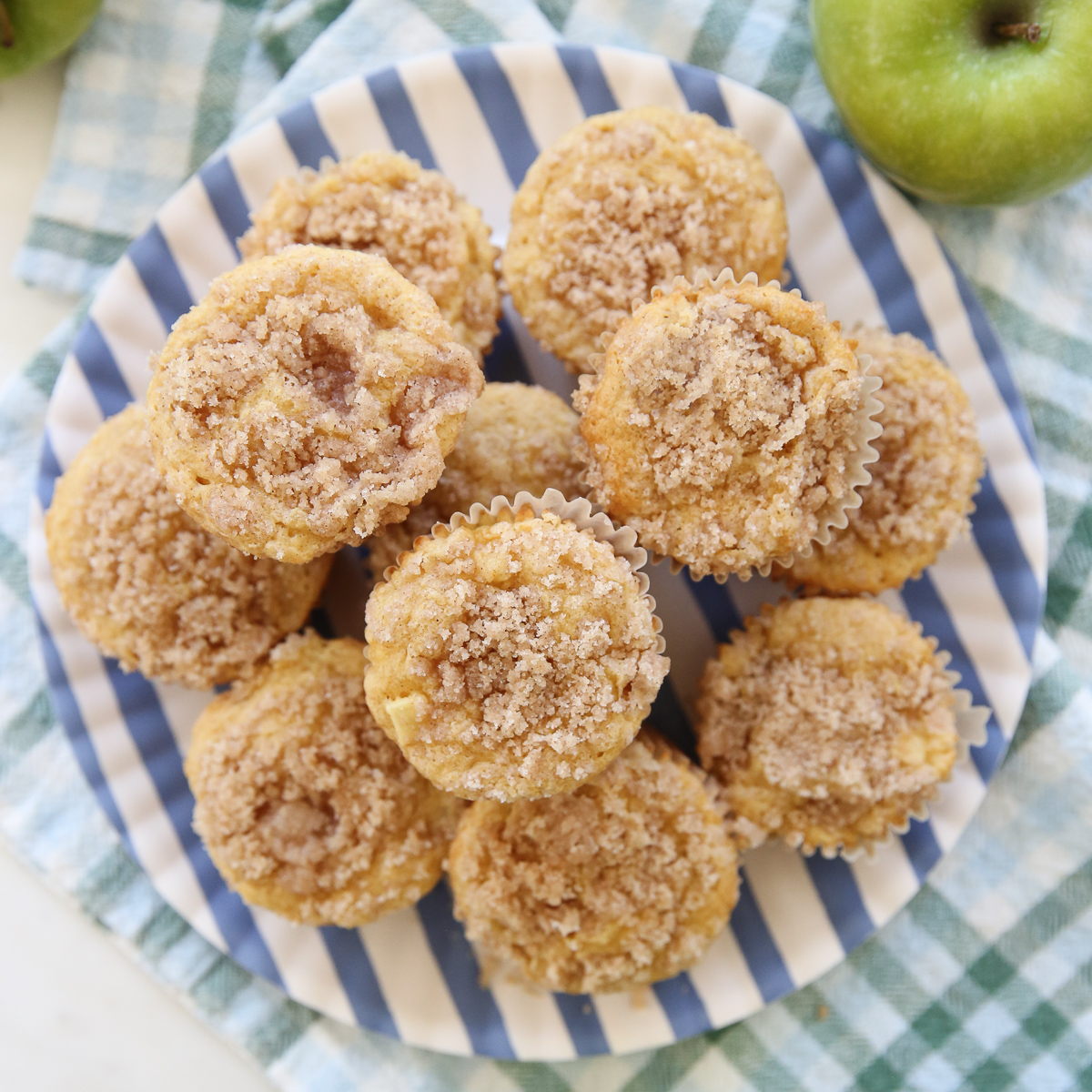 Apple Cinnamon Coffee Cake Muffins