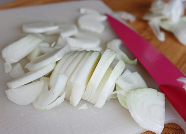 sliced onions