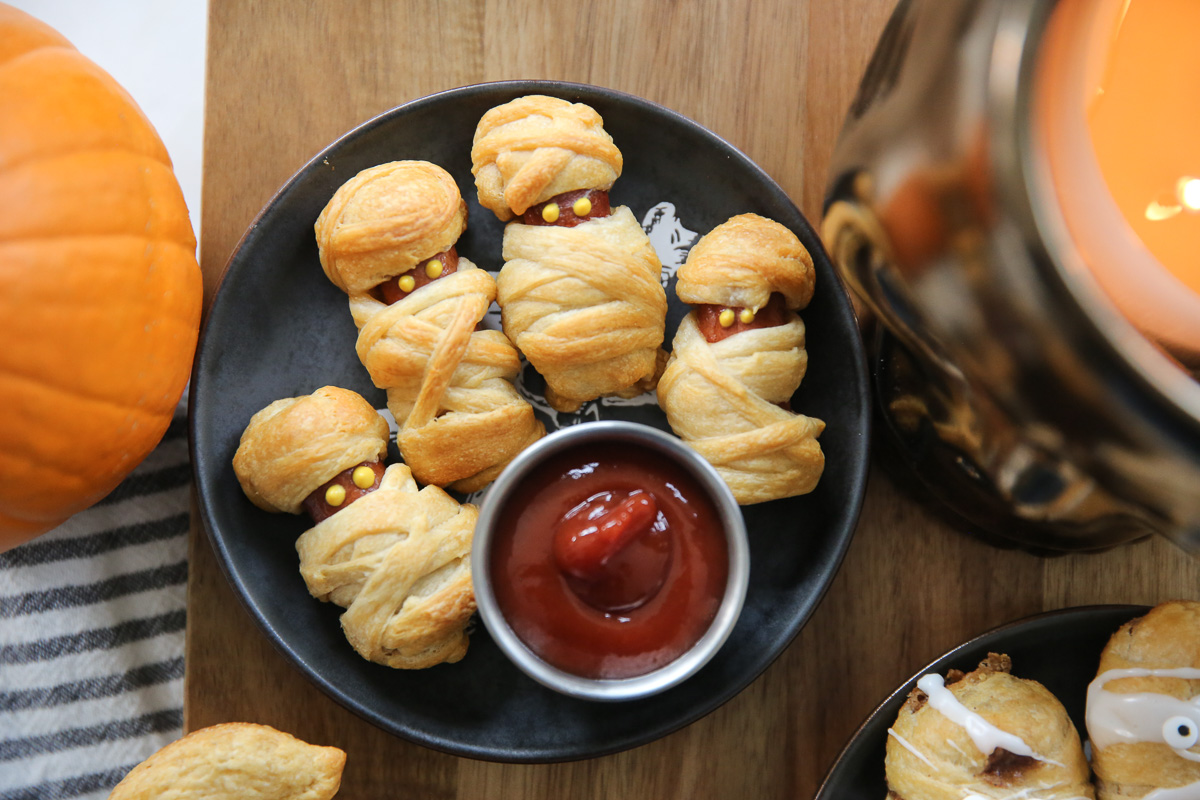 Mummy dogs on a plate