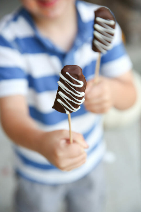 Kid friendly caramel apple pops!