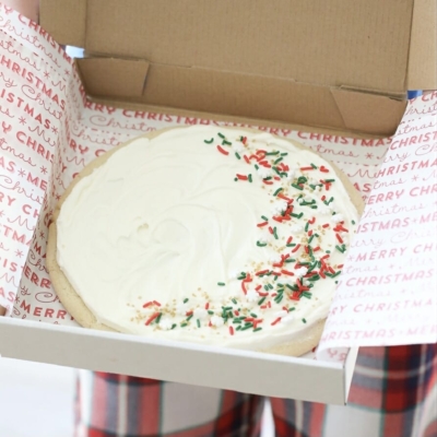 giant sugar cookie